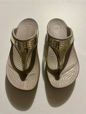 Crocs Sloane Gold Metallic Thong Sandals - Casual Slip-On Flip Flops